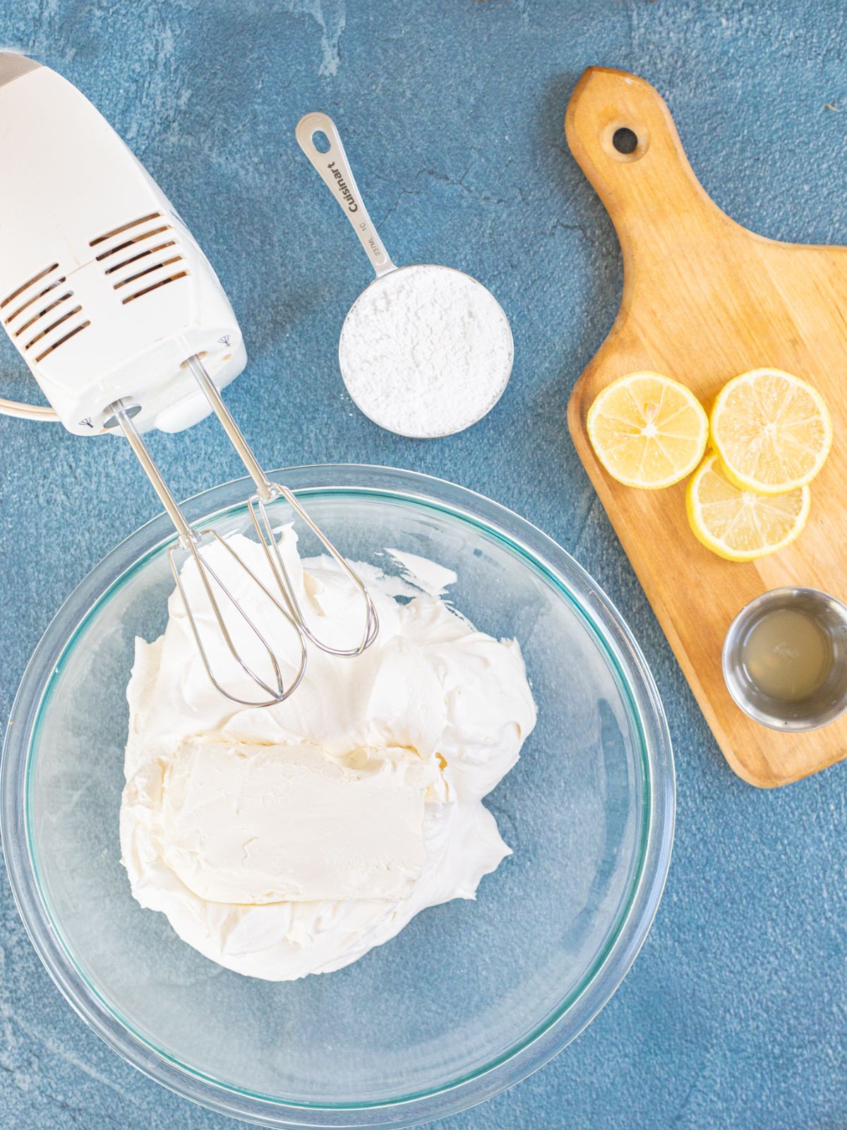 Ingredients for no bake pie recipe.