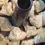 how to make garlic bread with pillsbury biscuits.
