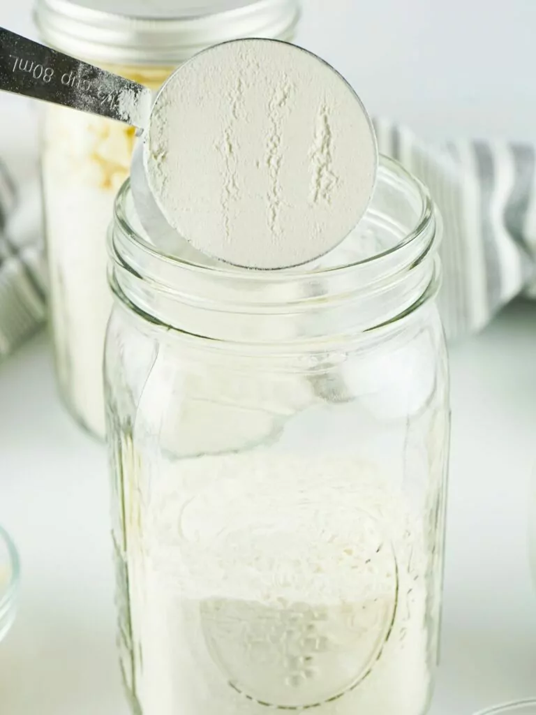 add dry ingredients to mason jar.