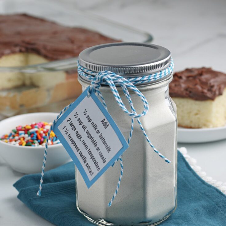 Petite treat: How to make 4 kinds of Birthday Cake in a Jar
