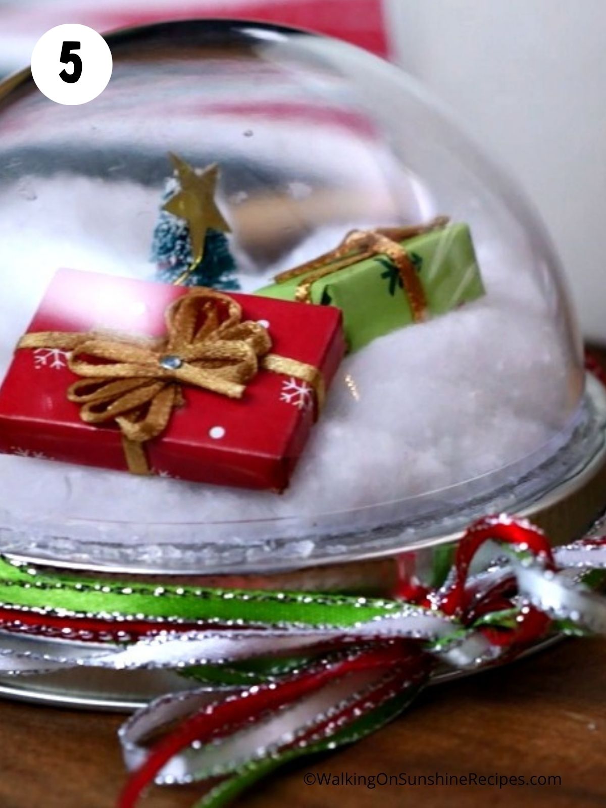 hot chocolate snow globe lid.