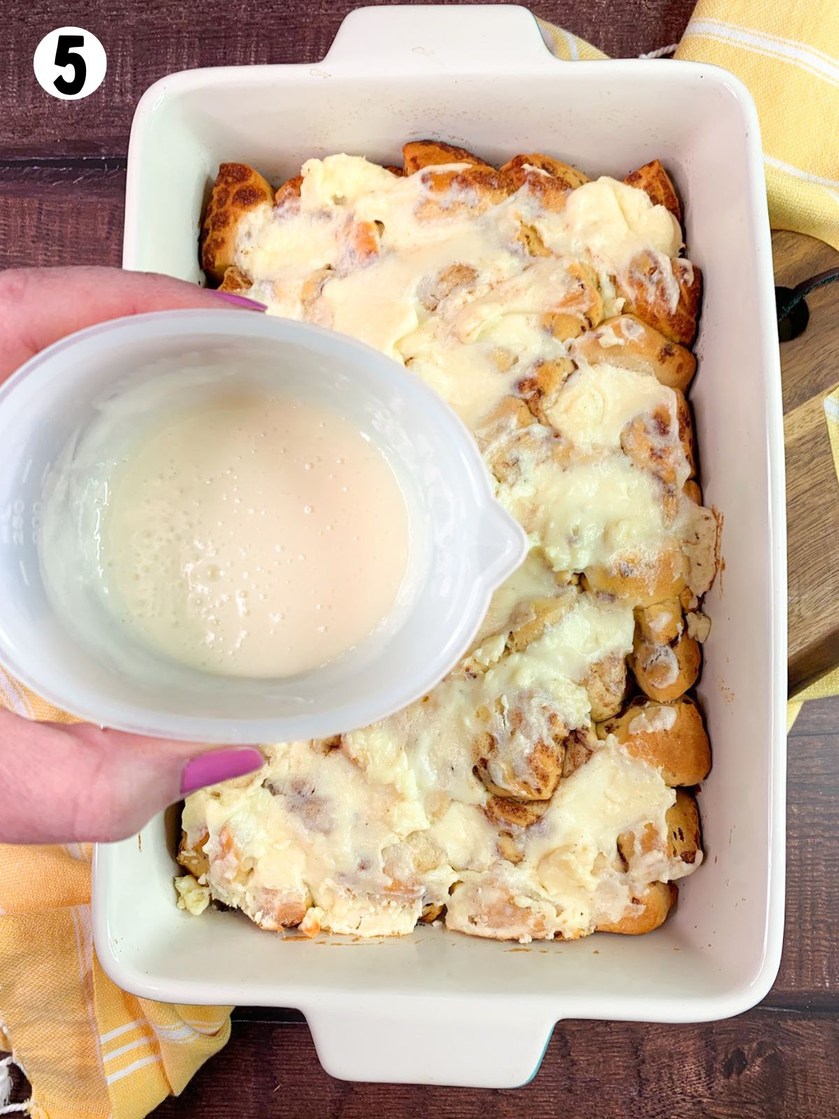 pillsbury cinnamon rolls icing.