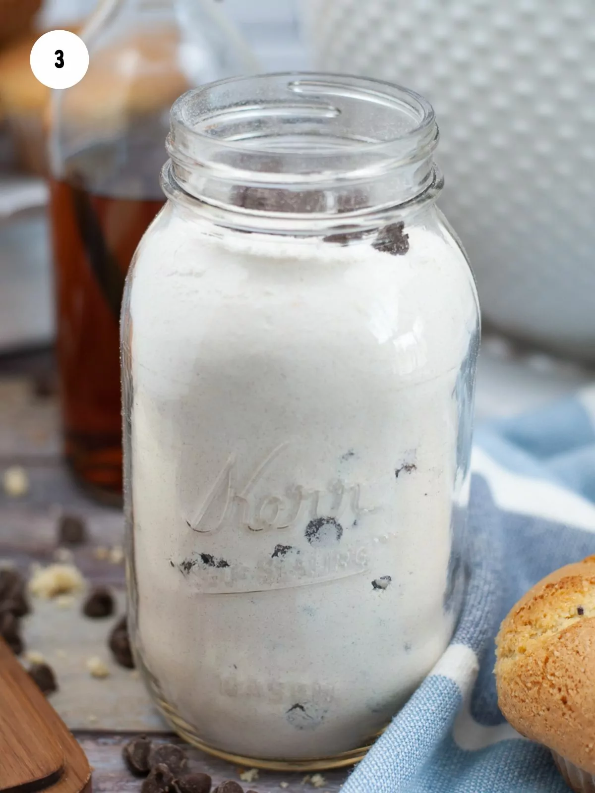fill jar with muffin mix