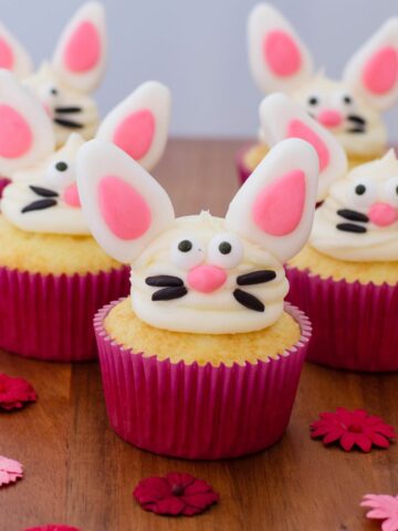 bunny cupcakes.