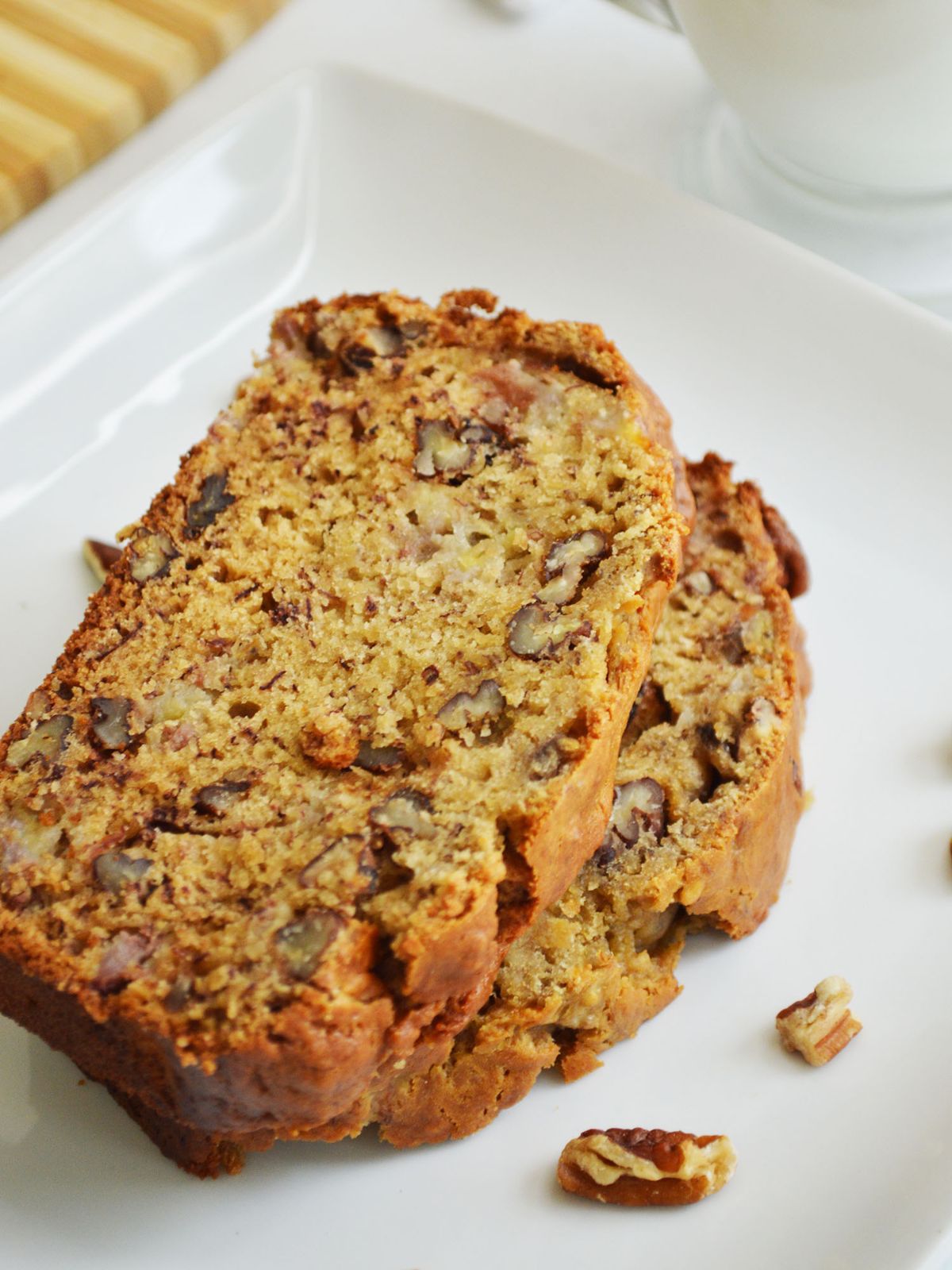 easy banana nut bread recipe with pecans.