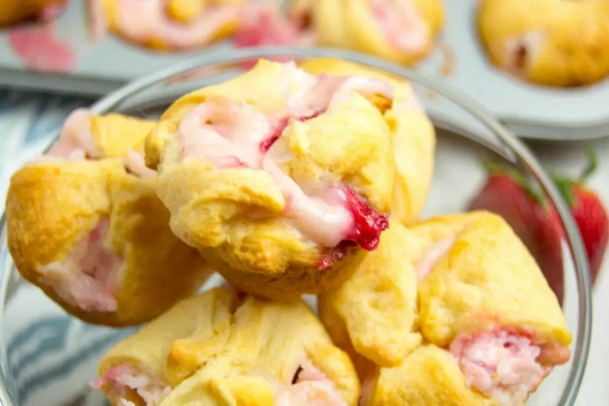 Strawberry Cheesecake Croissant Bites