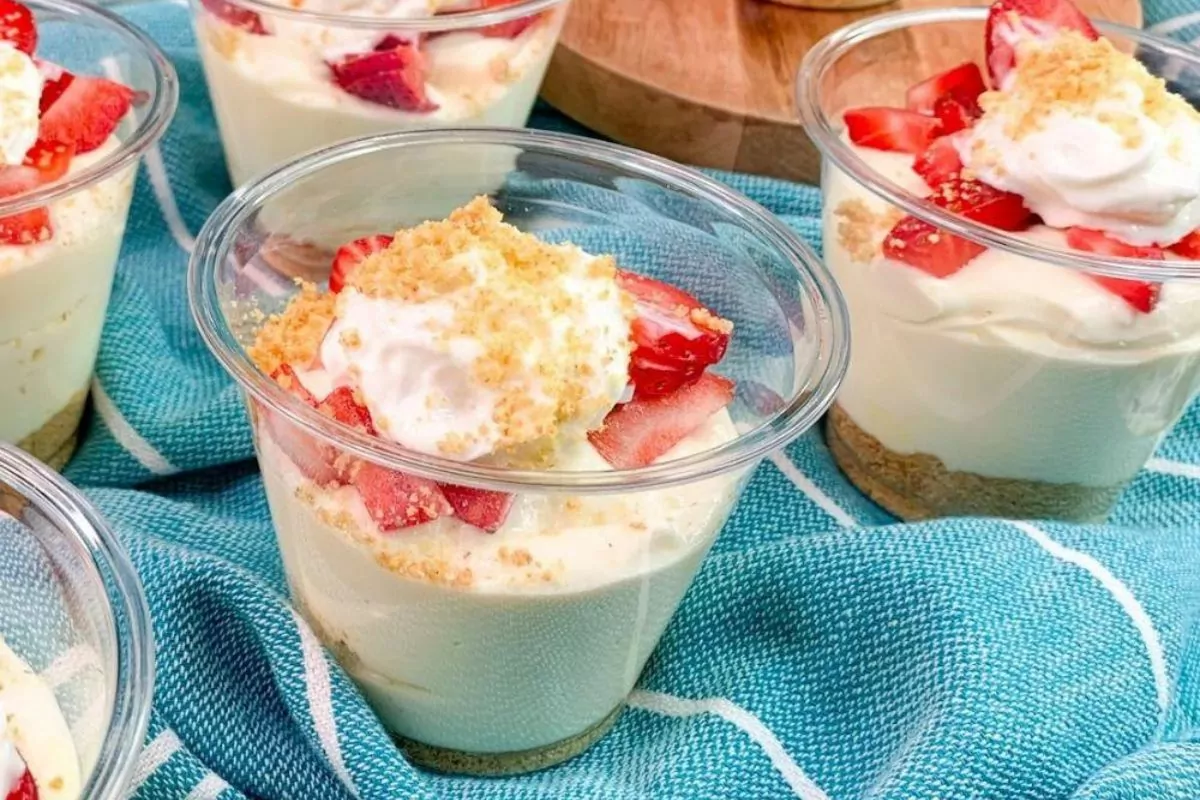 Strawberry Cheesecake Pudding Cups