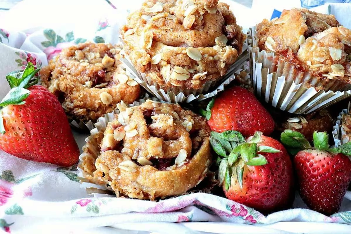 Strawberry Roll Crescent Muffin Cups