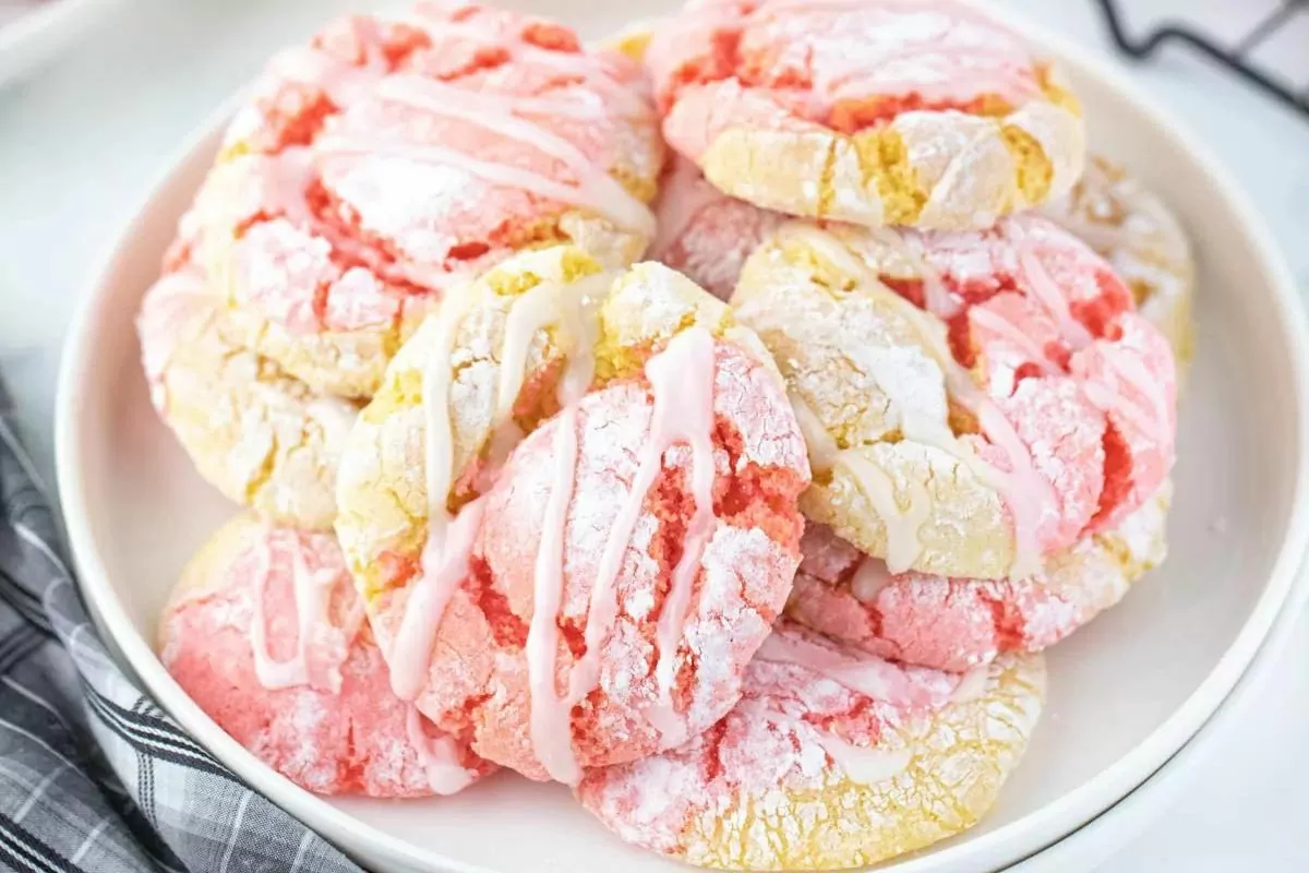 Strawberry Lemonade Cookies