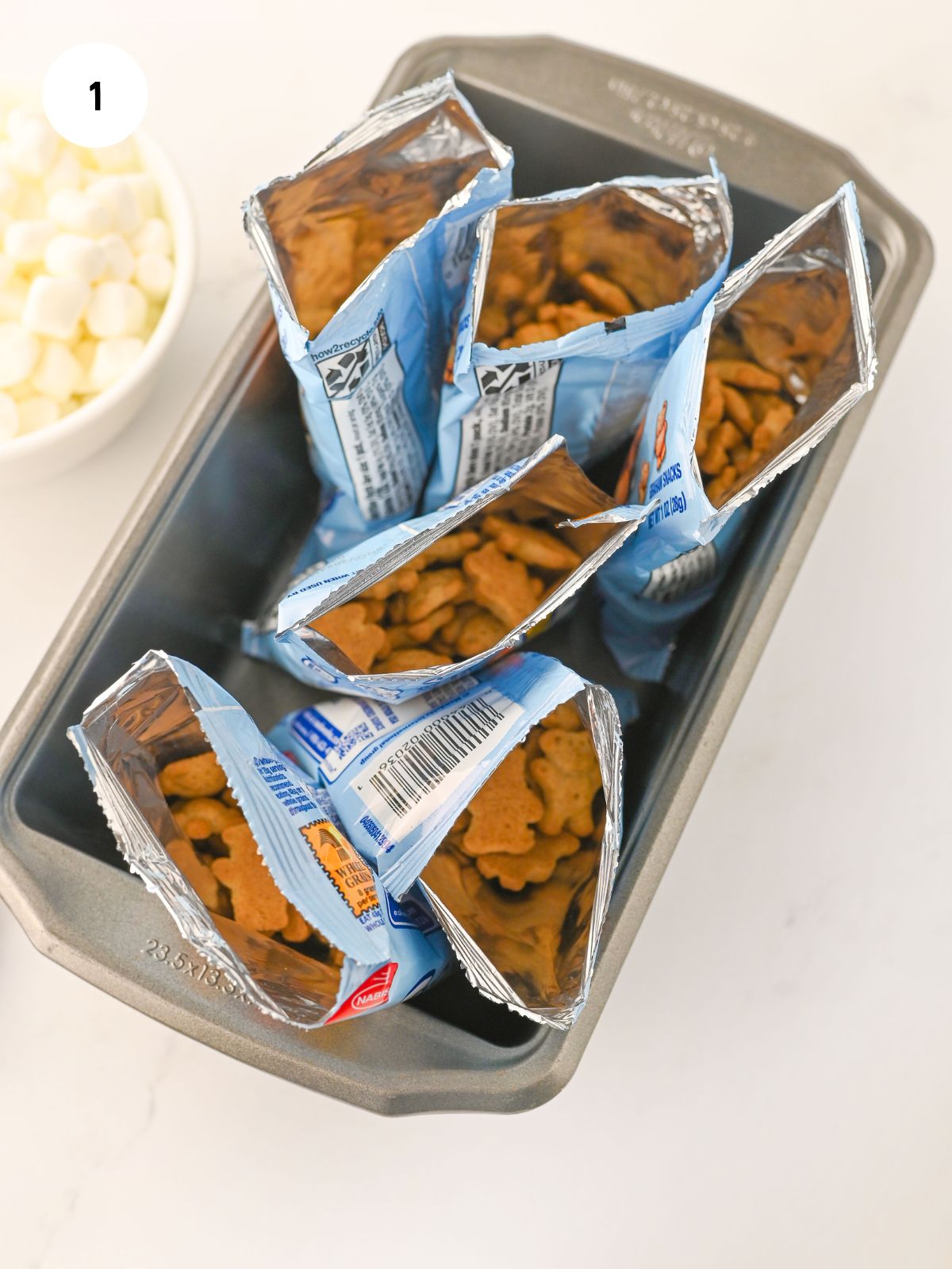 Stand open 6 snack packs up to fill