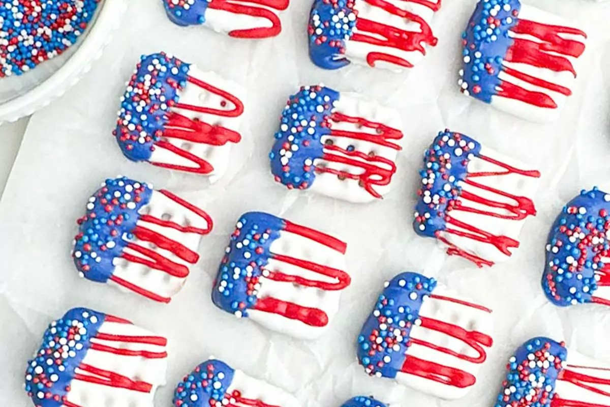 Red White and Blue Pretzels by Midwestern Holidays
