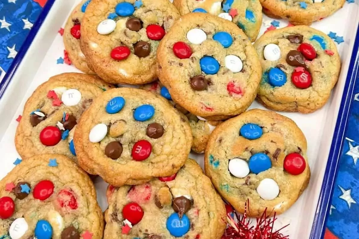 4th of July Chocolate Chip Cookies by Walking on Sunshine