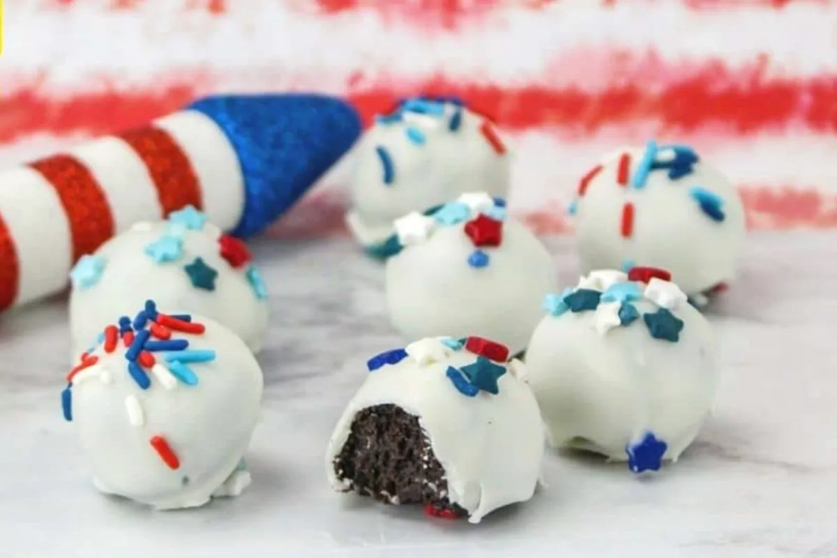 Patriotic Oreo Cookie Truffle Balls by DIY and Fun