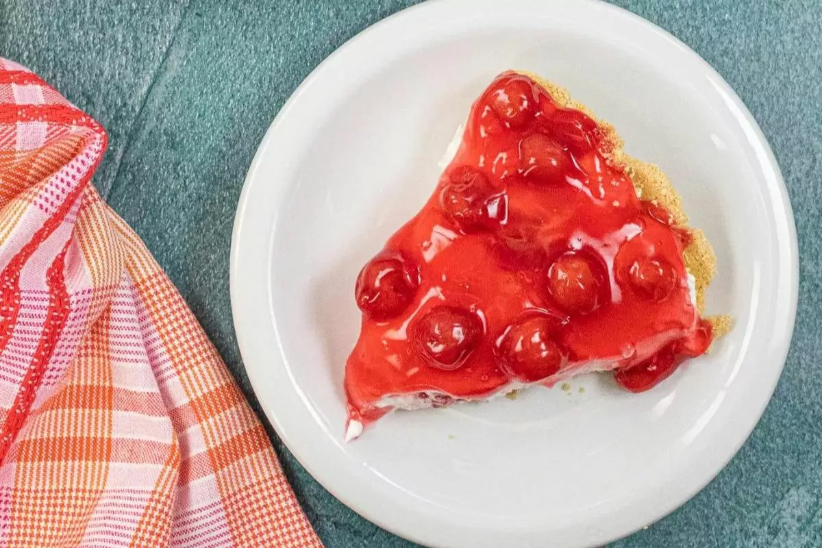 No Bake Cheesecake Pie Recipe with Cherry Pie Filling