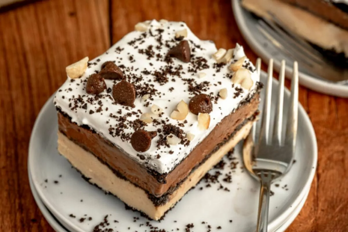 No Bake Chocolate Peanut Butter Oreo Dessert