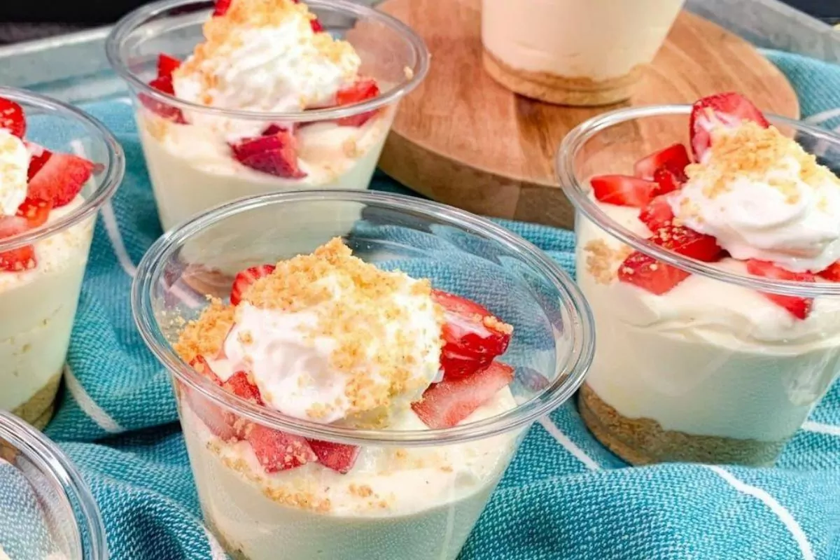 Strawberry Cheesecake Pudding Cups