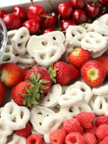 chocolate covered pretzels and fruit for patriotic holiday.