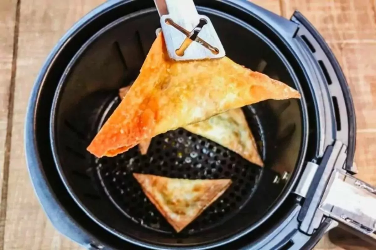 crispy wontons made in the air fryer.