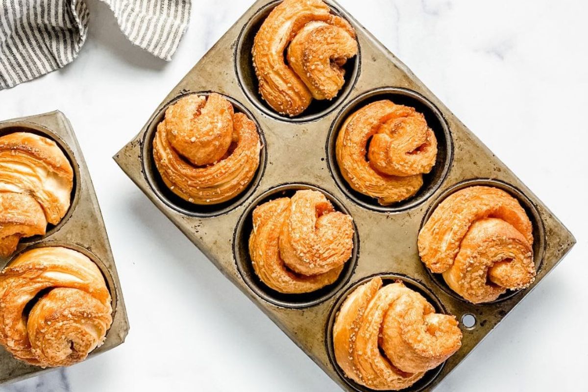 a pan of popover like pastries.