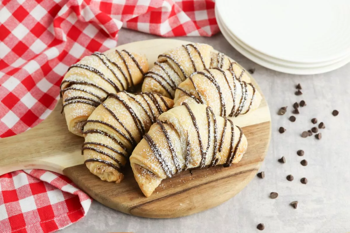 crescent rolls with peanut butter and chocolate chips MSN.