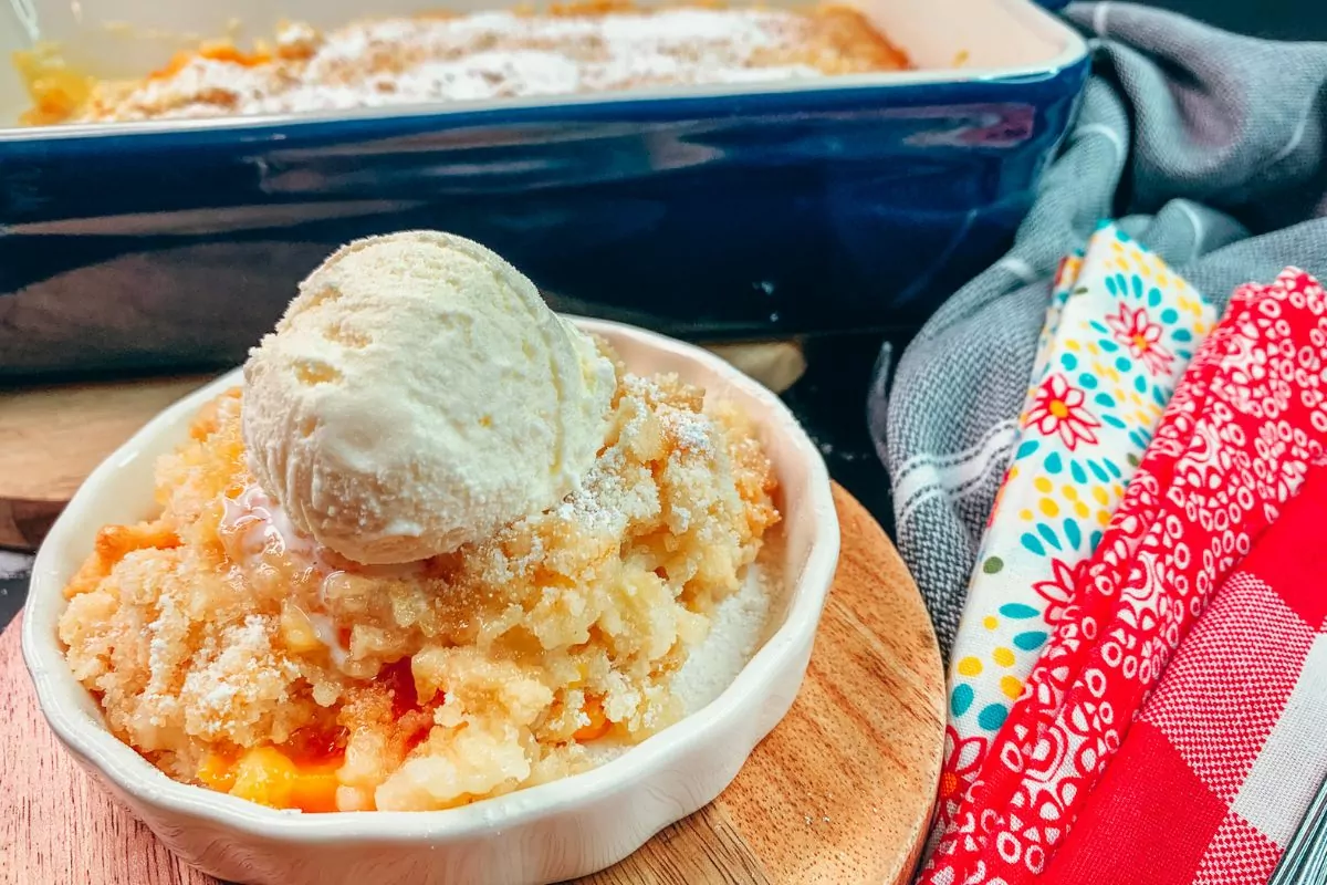 3 ingredient peach cobbler.