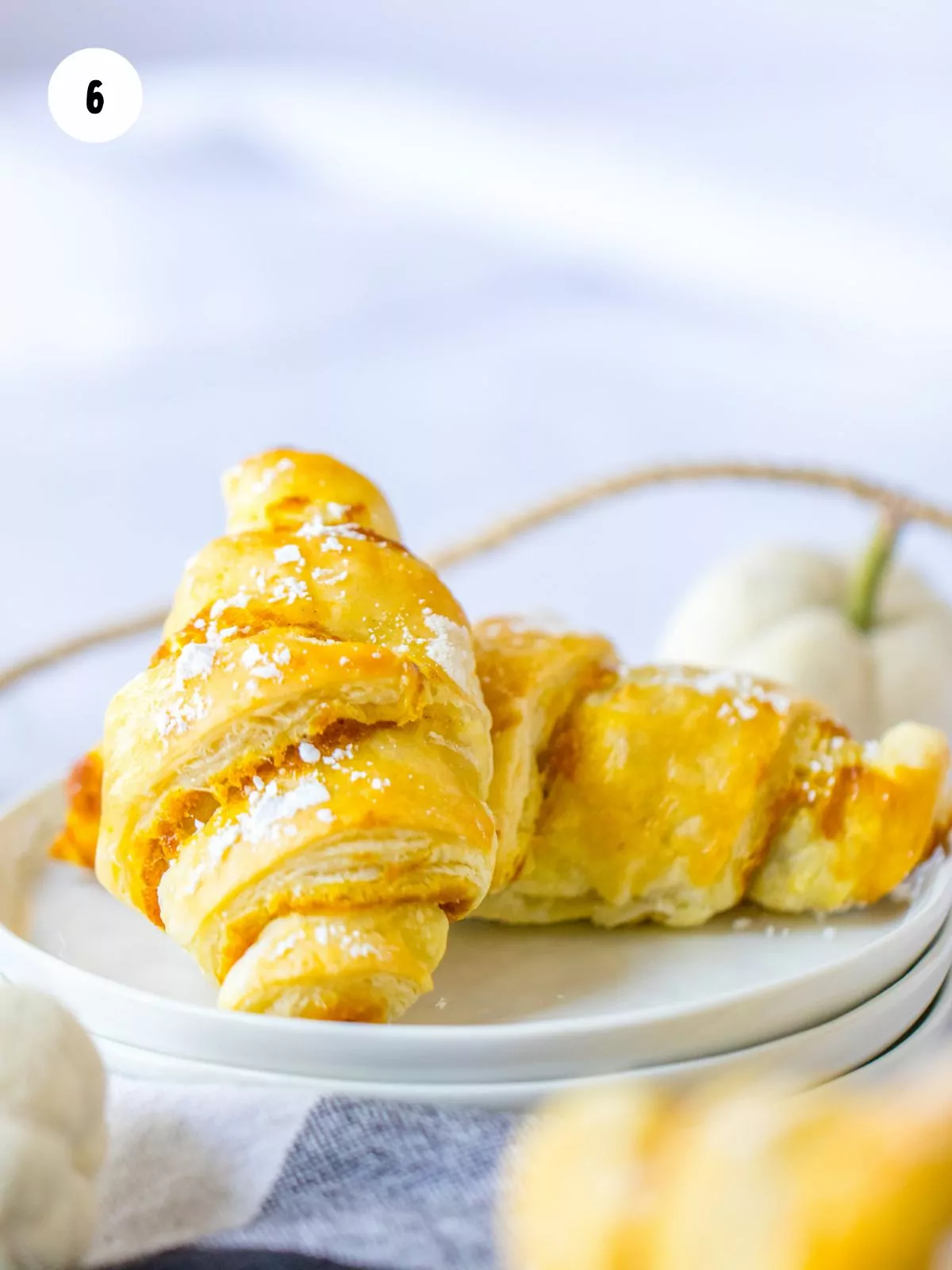 baked pumpkin puff pastry crescents