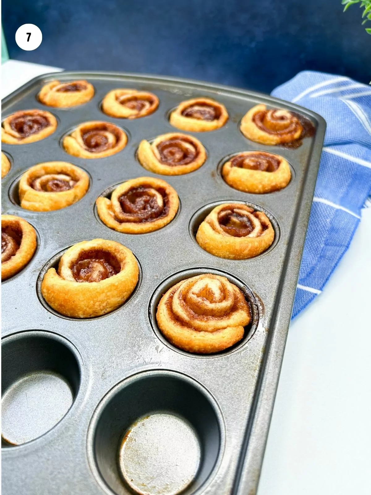 baked small cinnamon rolls.