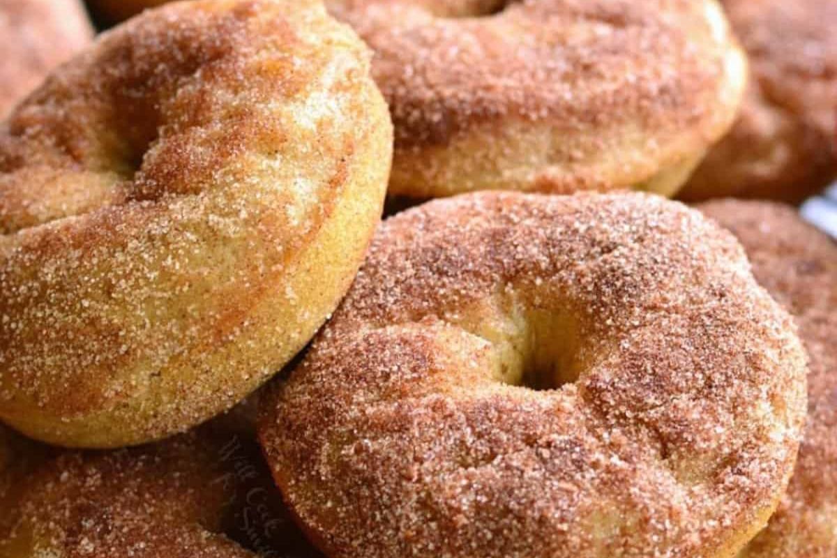 apple pie donuts