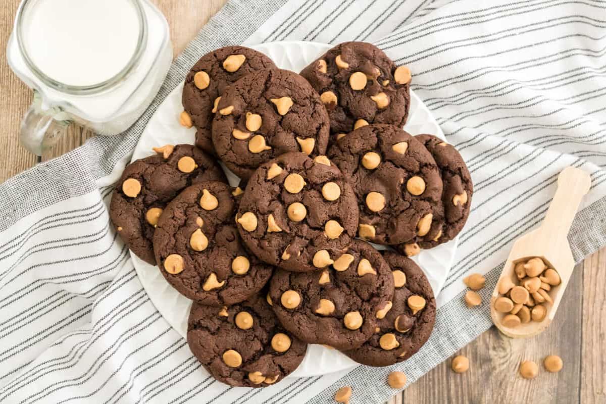 a plate of chewy chocolate peanut butter chip cookies