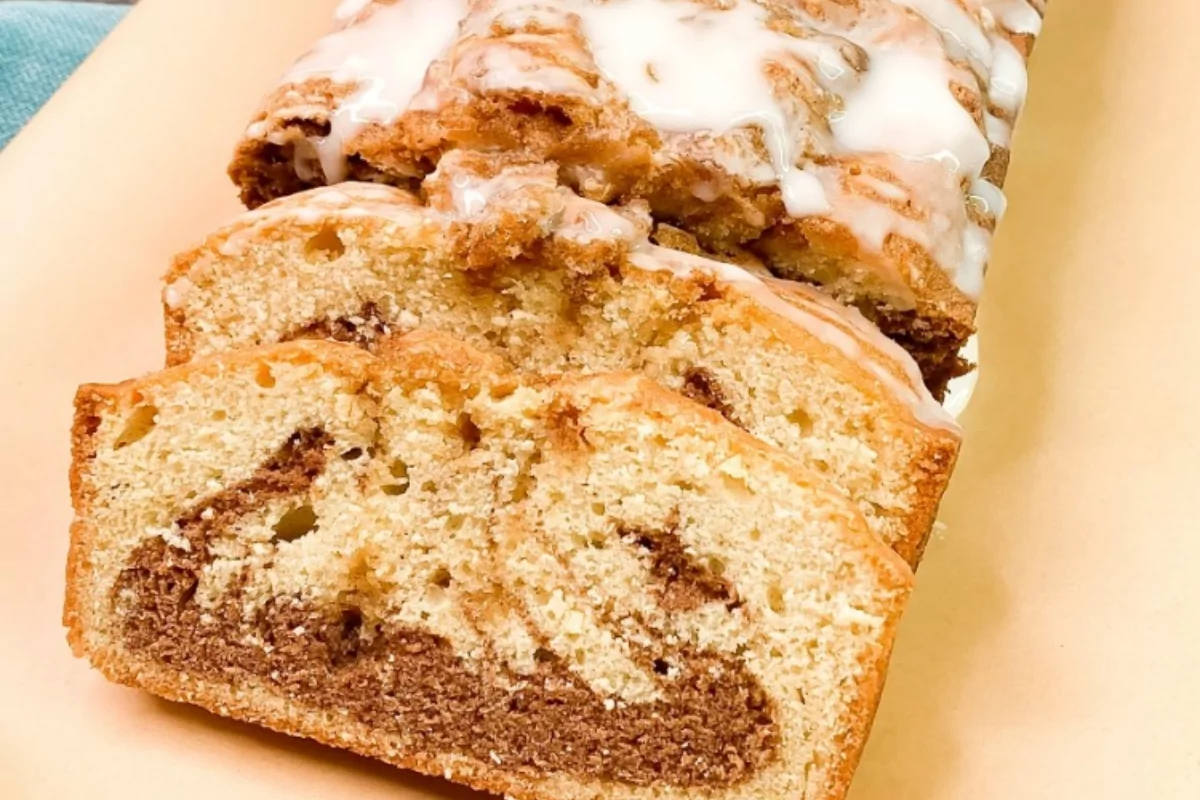 cinnamon roll loaf cake.