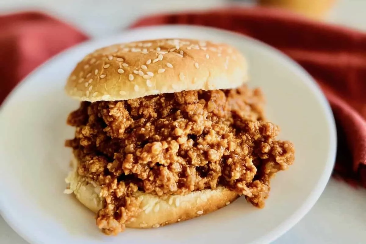 burger buns with ground beef