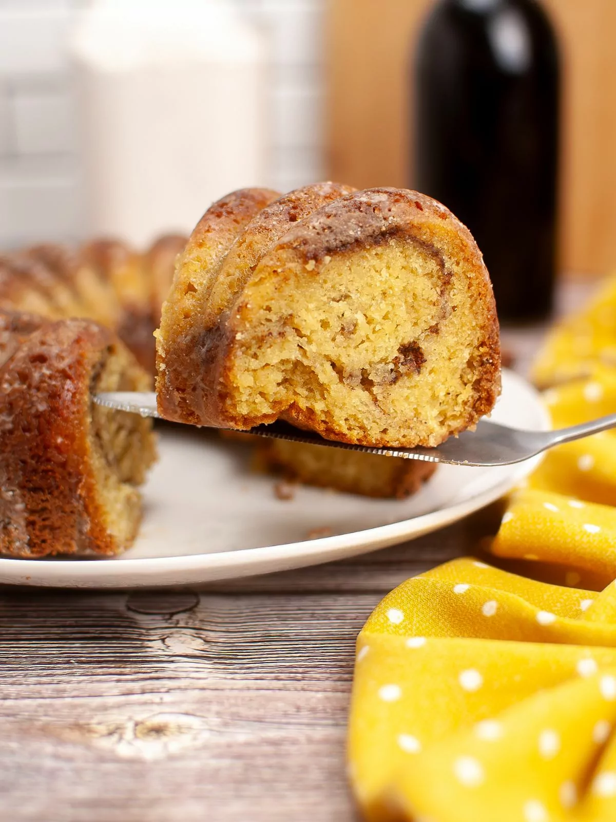 slice of Cinnamon Streusel Cake on a cake knife