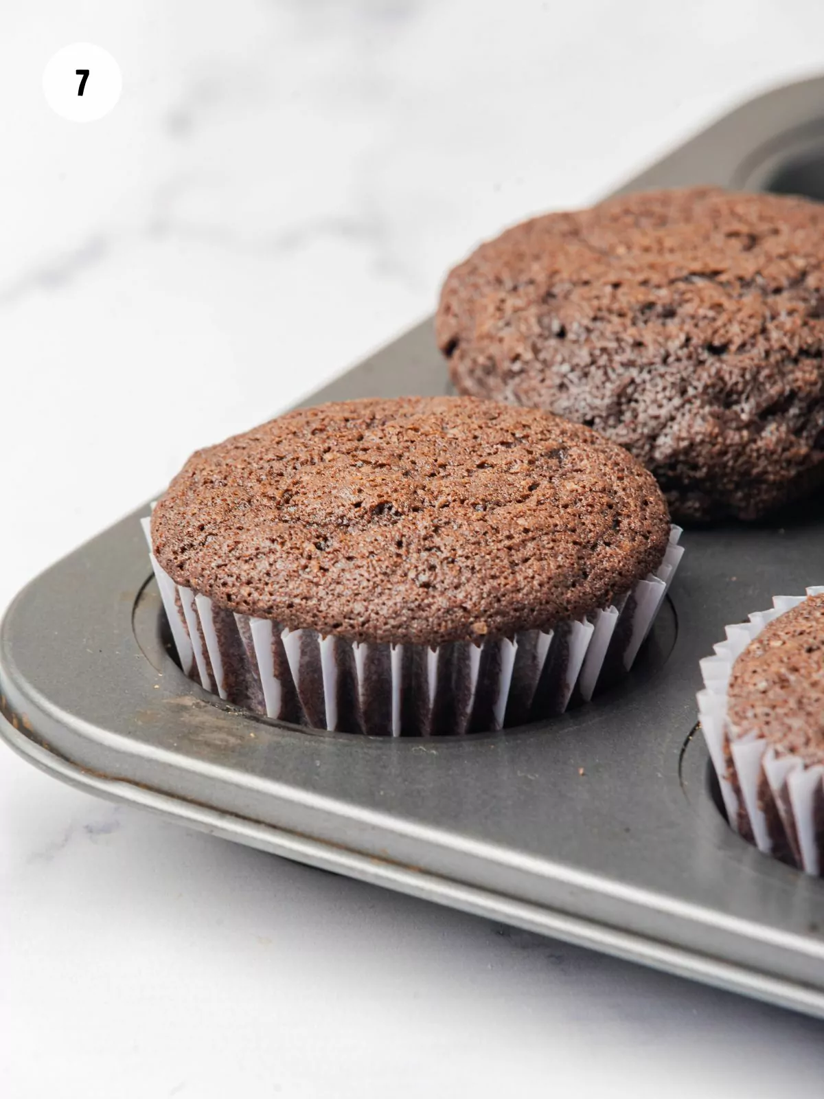 baked chocolate cupcakes