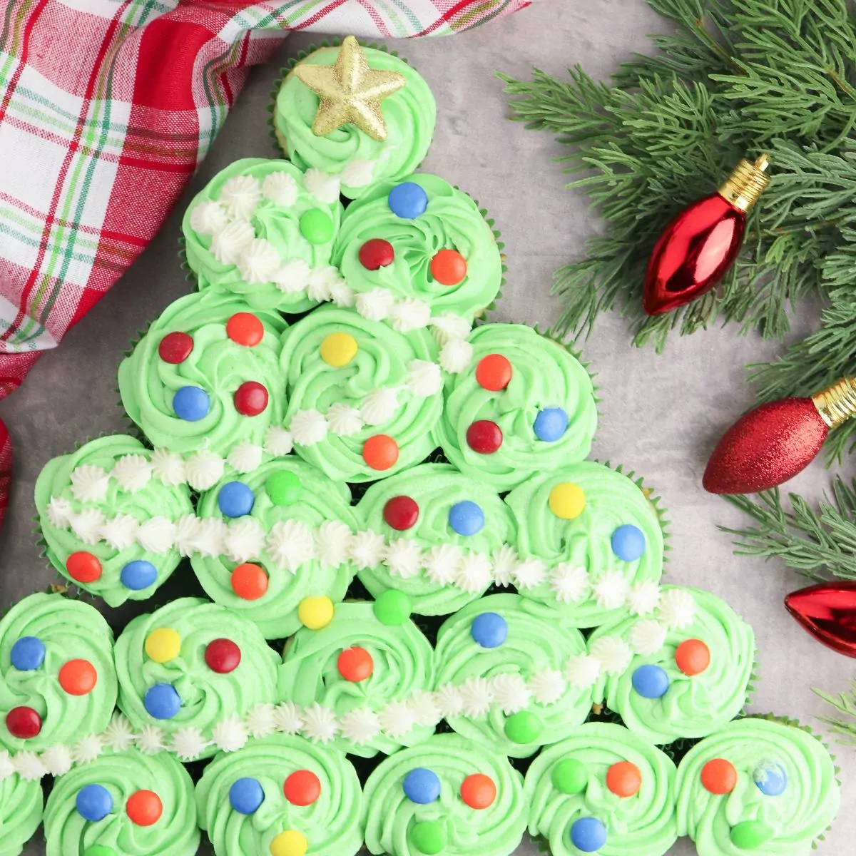 decorated cupcakes for Christmas.