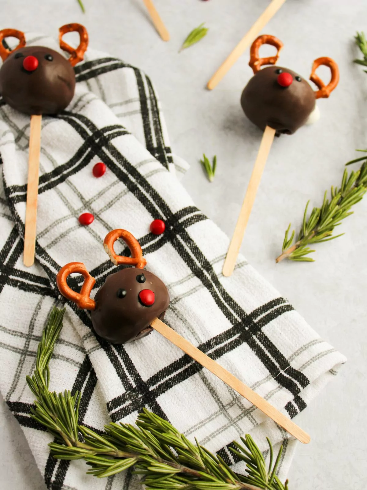 Reindeer Cake Pops