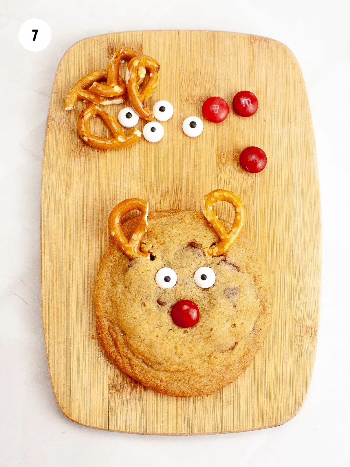 chocolate chip cookies made into reindeers.