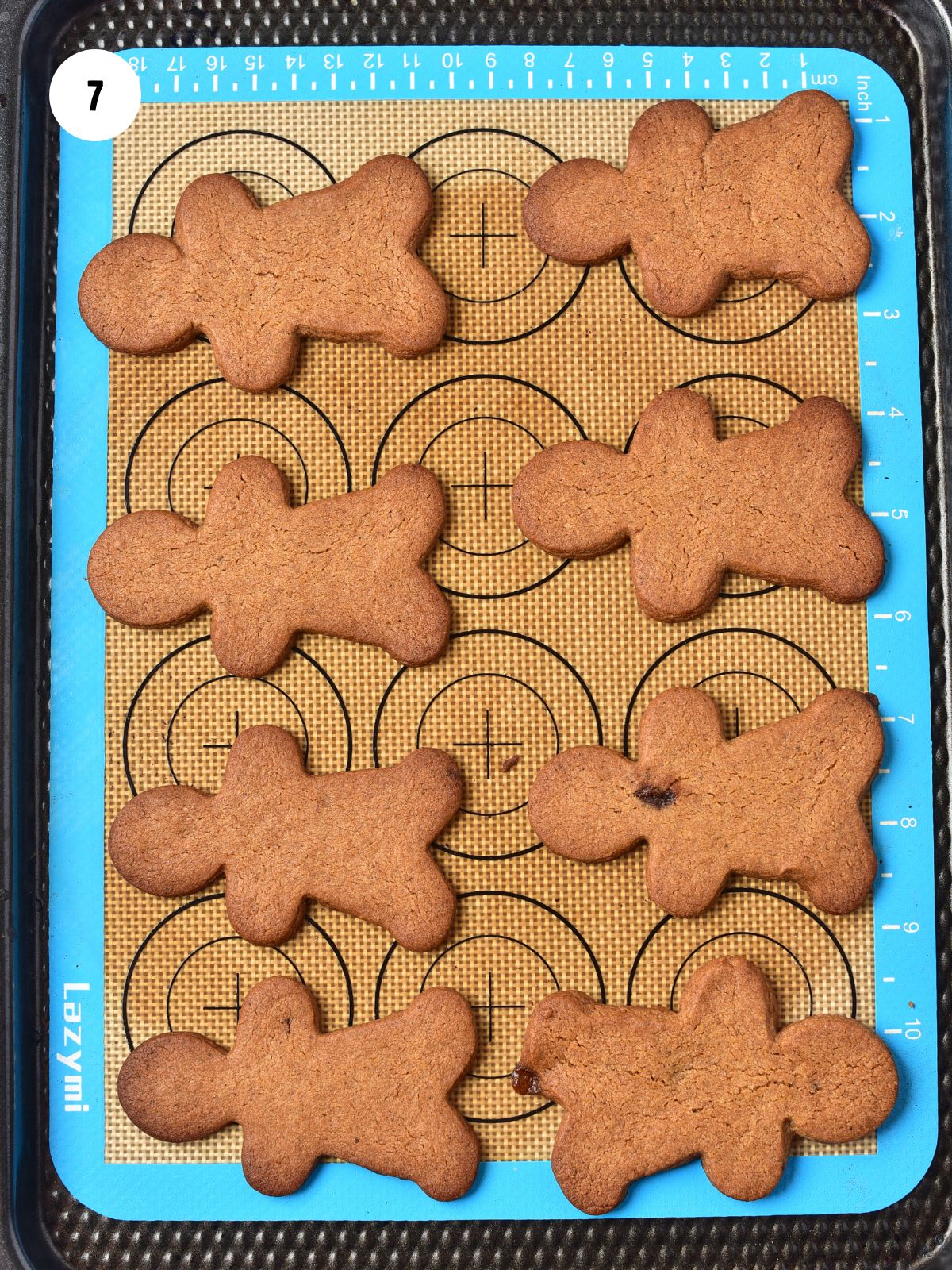 baked gingerbread men