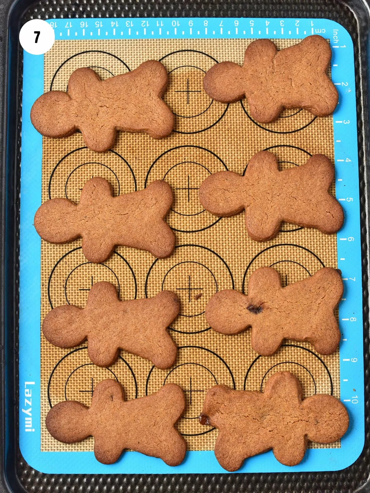 baked gingerbread men