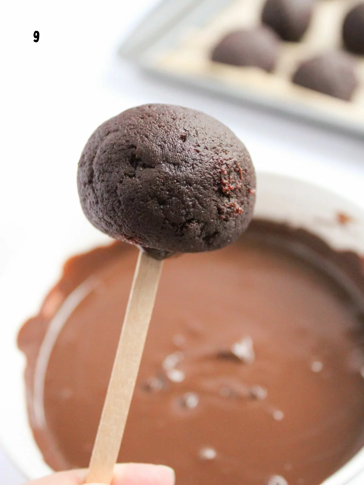 cake pop ready to dip