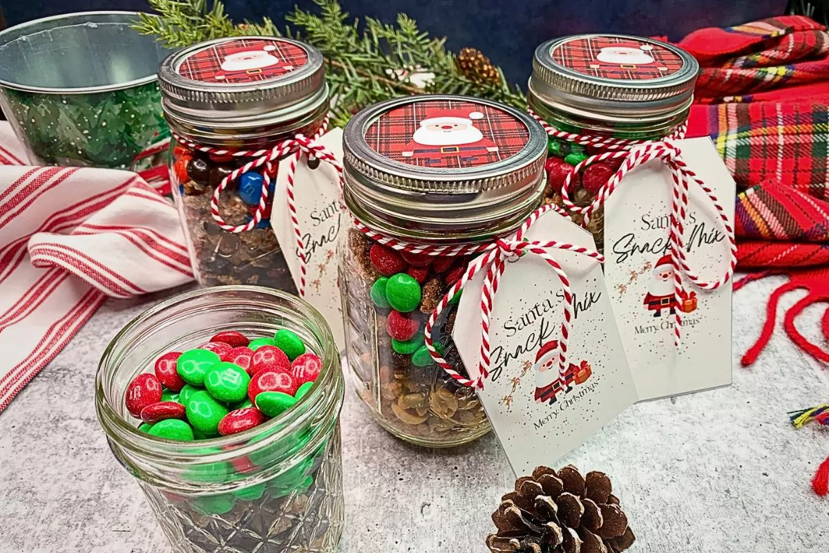 mason jars filled with snack mix and printable cards.