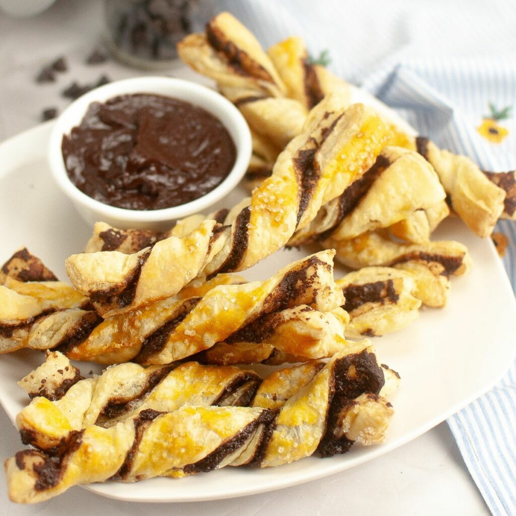 Air Fryer Puff Pastry Chocolate Twists with chocolate sauce dip
