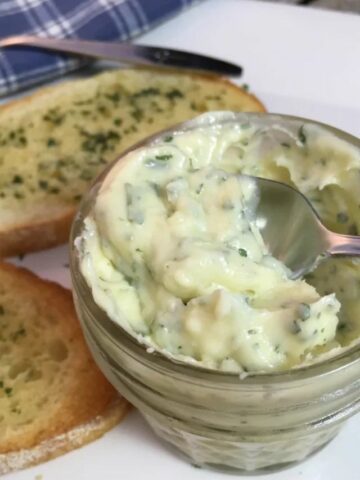 Easy Garlic Butter Recipe with Freezing Tips-Cover image.
