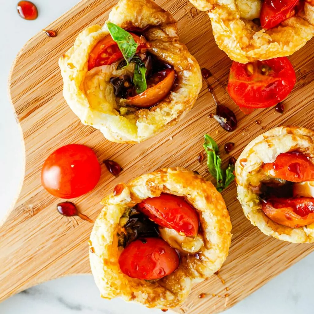 Caprese Puff Pastry Bites