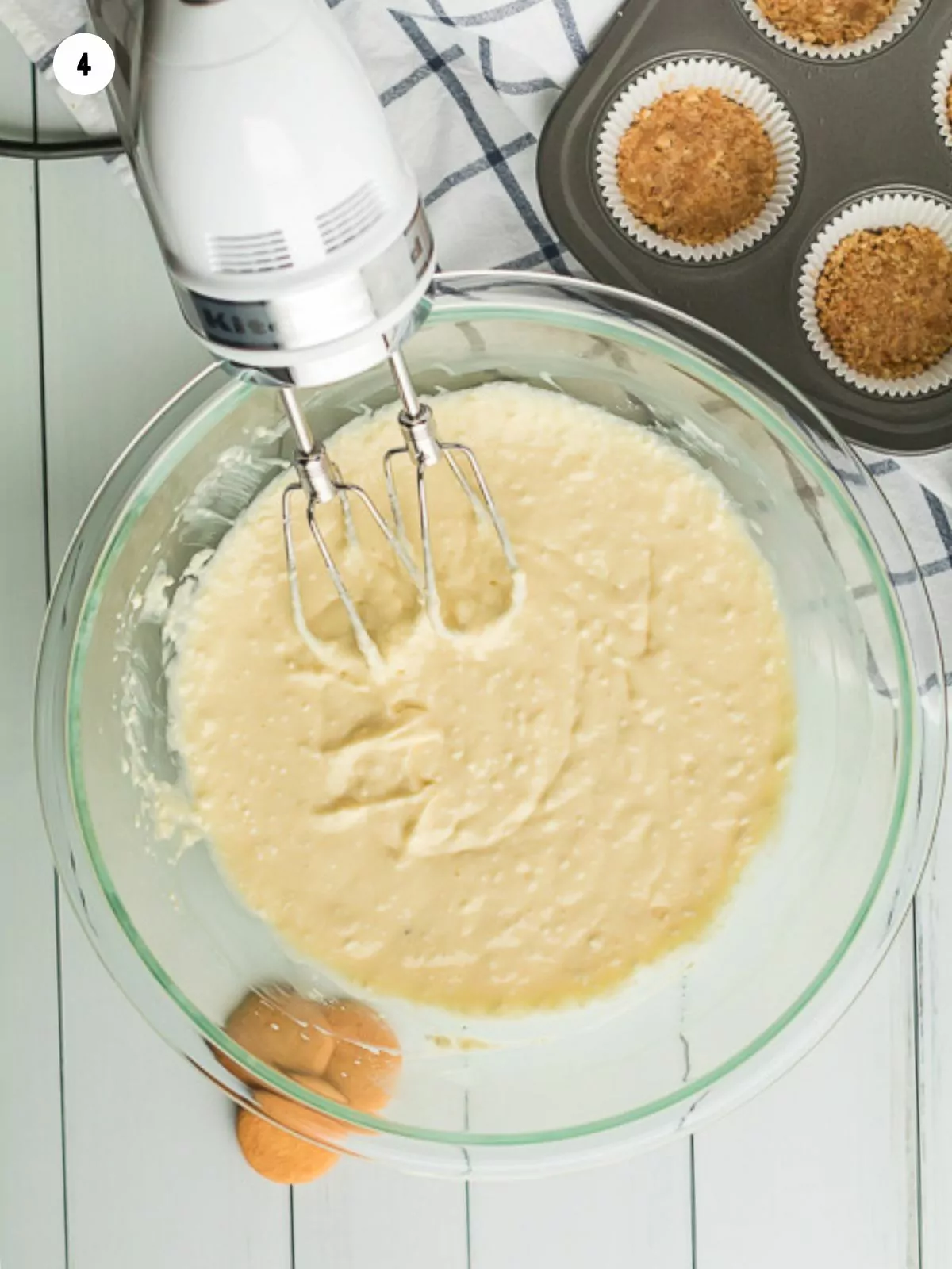 combine cheesecake batter in bowl.