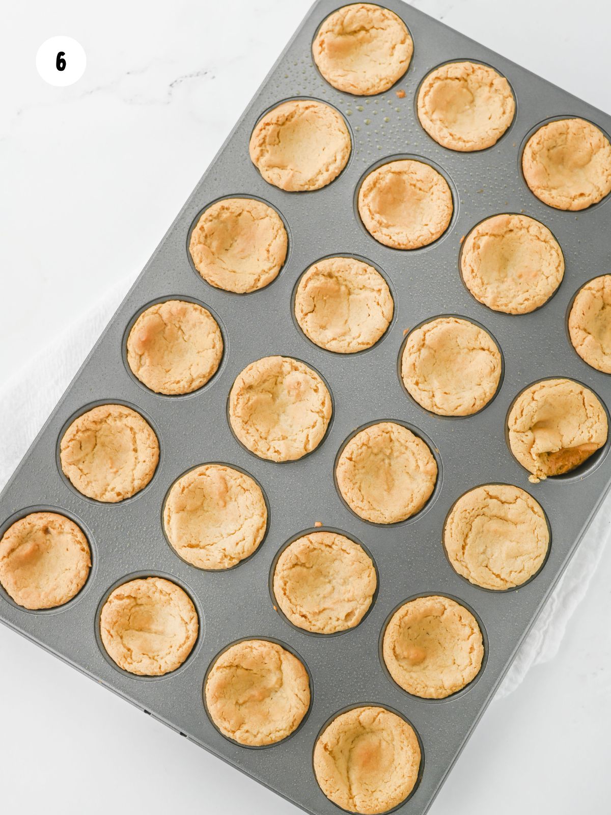 baked mini cookie cups