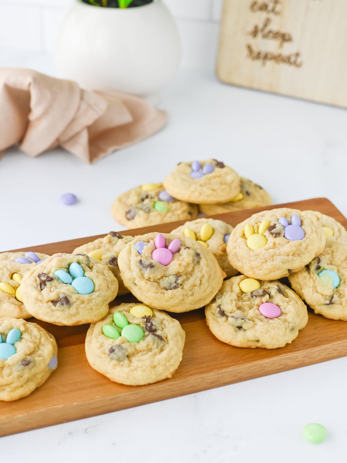 pastel M&M bunny chocolate chip cookies