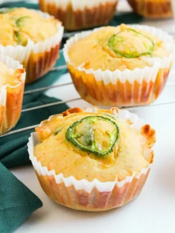 corn muffins with jalapeno slices