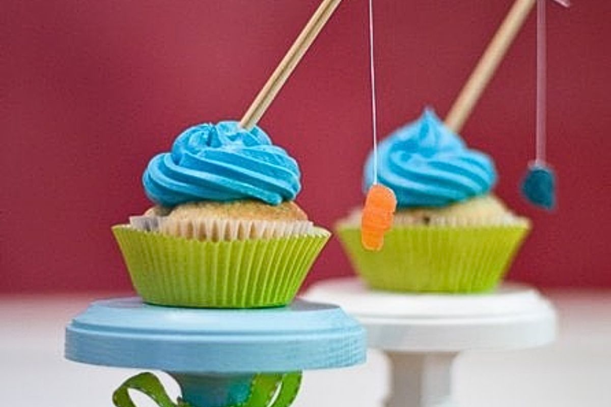 fishing cupcakes.
