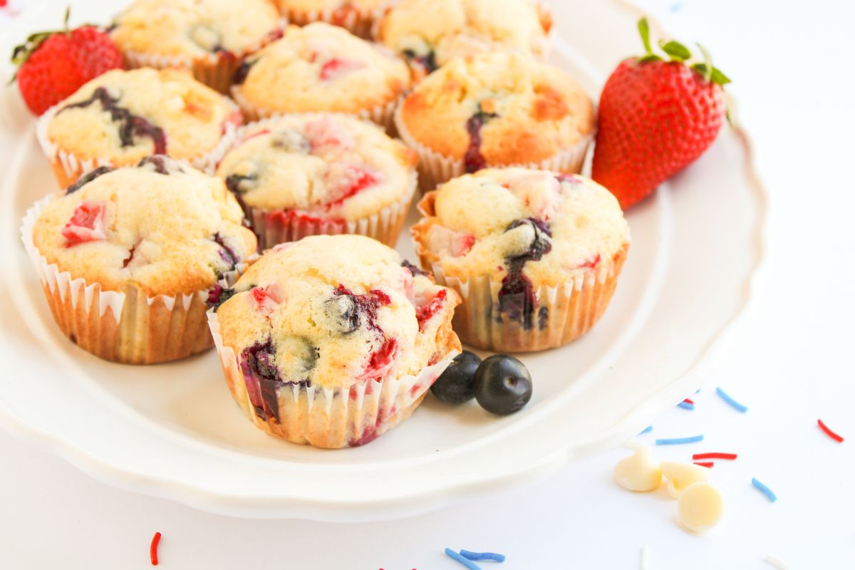 blueberry and strawberry muffins with white chocolate chips
