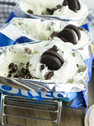 Walking Oreo Dessert in the mini oreo bags